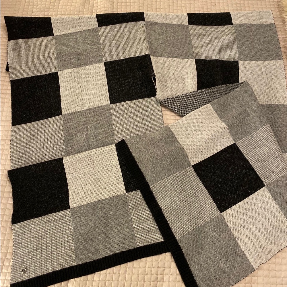 Lululemon Wrap in great condition